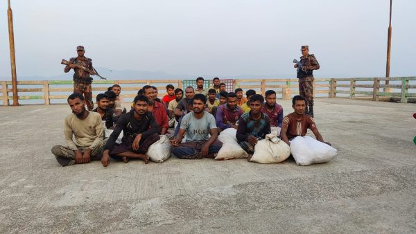আরাকান আর্মি থেকে ২৬ জেলেকে ফেরত আনল বিজিবি