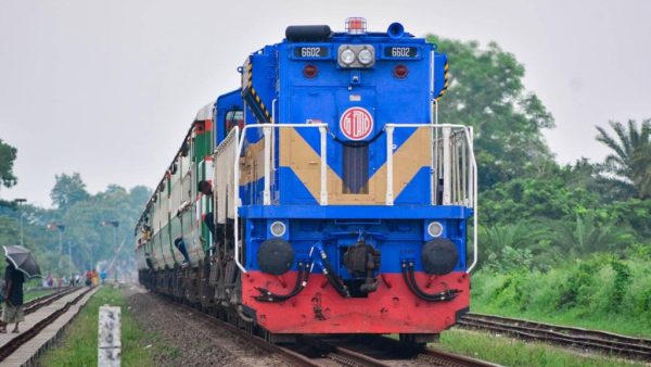 কক্সবাজার এক্সপ্রেস ট্রেনে মিলল সাড়ে ৩৩ হাজার ইয়াবা